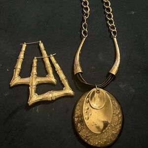 Elegant Silver Necklace and Earring Set